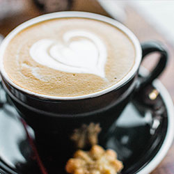 蘑菇视频红色logo，蘑菇视频红色logo高清壁纸